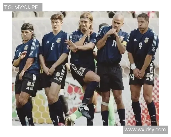 与足球明星亲密合影的P图技巧分享,轻松打造明星同框效果