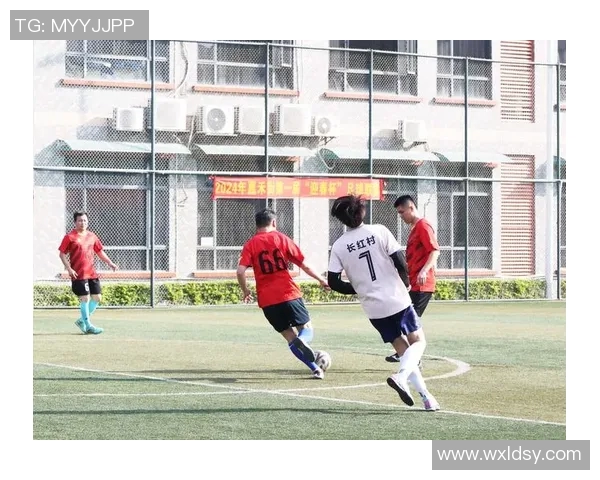 足球明星们在绿茵场上挥洒汗水与激情踢出的精彩瞬间与传奇故事