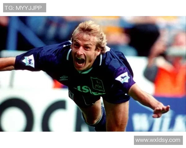 足球明星化身老年人搞笑视频引发热议展现幽默与温情的完美结合